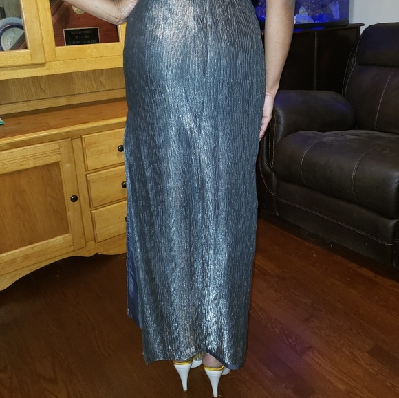 Formal Dress - Picture 2 of 3